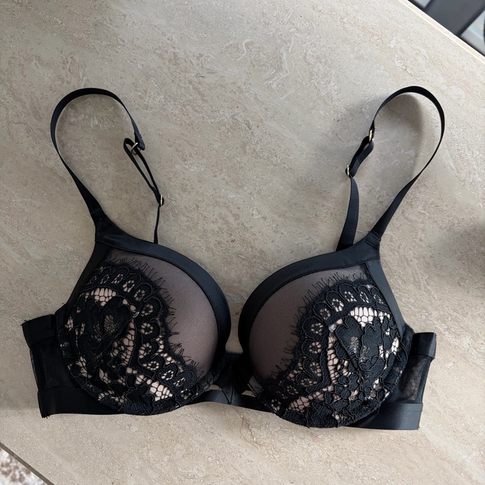 Victoria’s Secret Very Sexy Pushup Bra